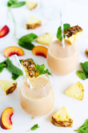 Peach Smoothie with Pineapple & Mint